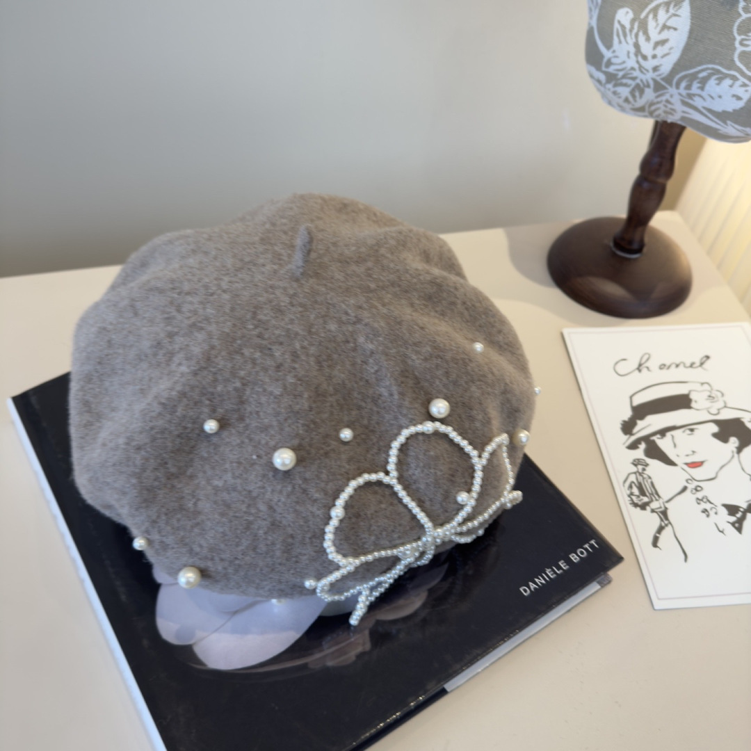 Beige Wool Beret Pearl Flower – Beige Wool Beret – Pearl Flower