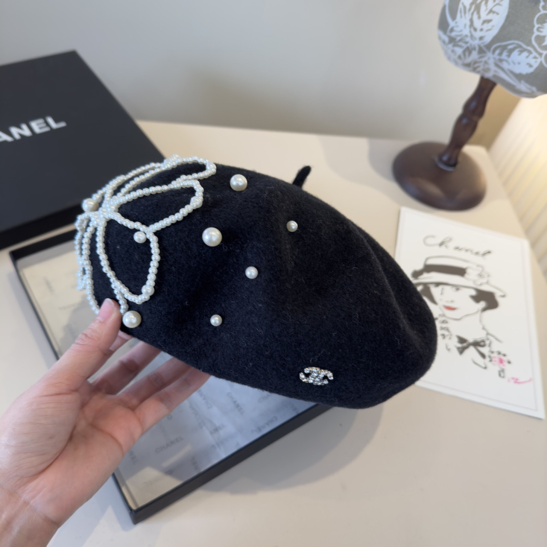 pearl embellished Chanel Black Wool Beret – Chanel Black Wool Beret