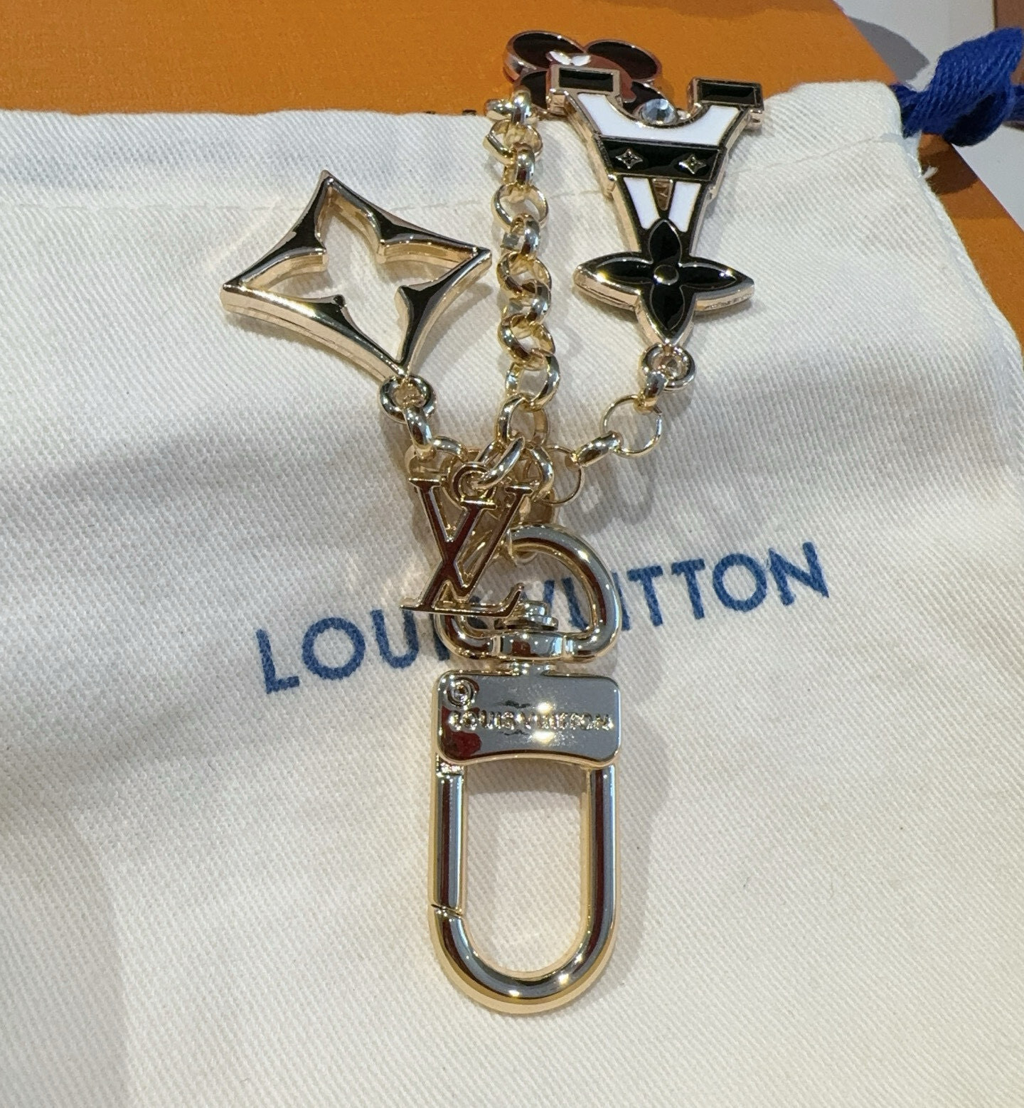 Louis Vuitton Golden Flower Keychain – Louis Vuitton Golden Flower