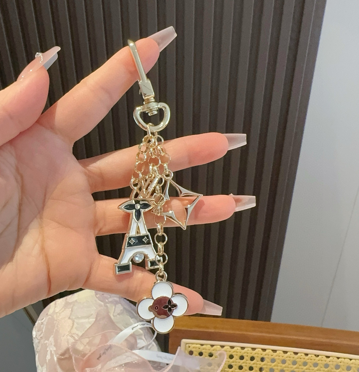 tower Louis Vuitton Eiffel Keychain – Louis Vuitton Eiffel Tower &