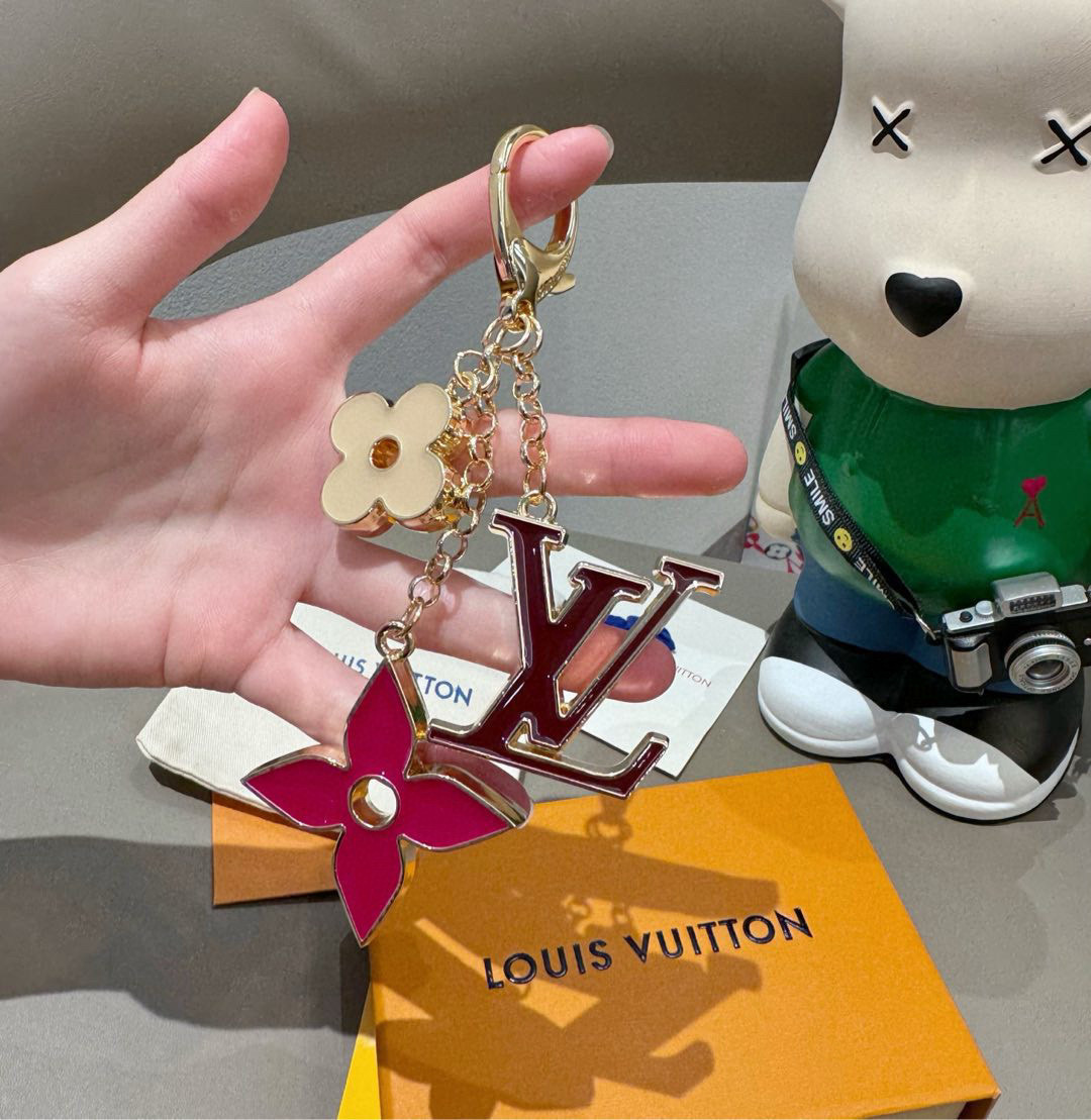 LV Pink Flower Gold Chain Keychain – Louis Vuitton Charm