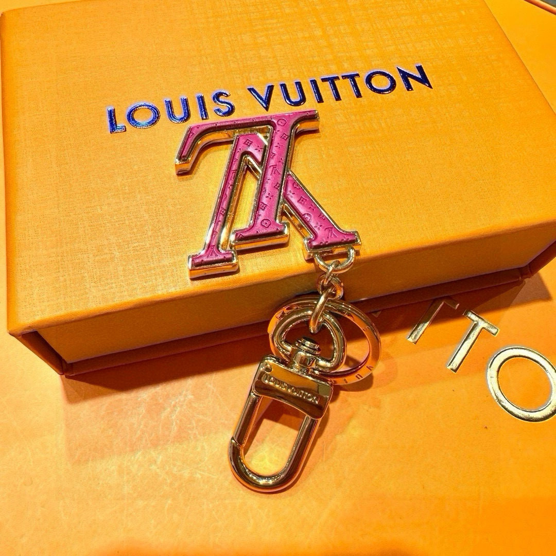 gold Louis Vuitton Pink Initial Keychain – Louis Vuitton Pink Initial