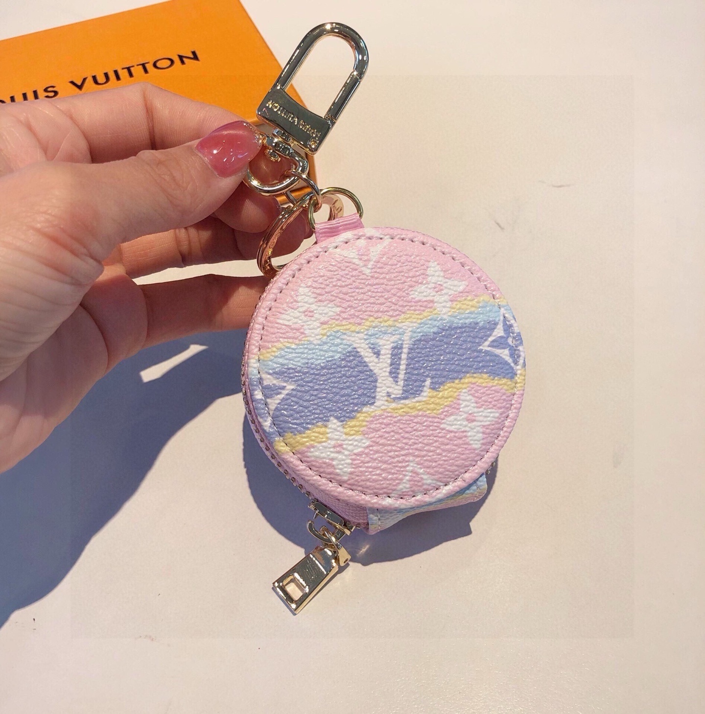 LV Pastel Round Coin Pouch Keychain – Louis Vuitton Charm
