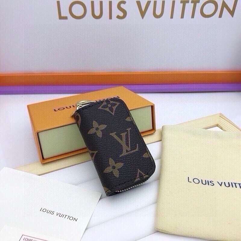 Louis Vuitton Monogram Key Pouch 2