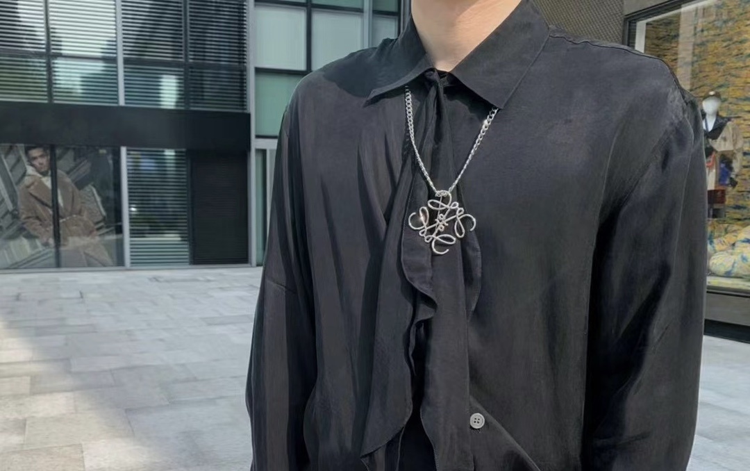 necklace designer Loewe Silver Anagram Pendant – Loewe Silver Anagram