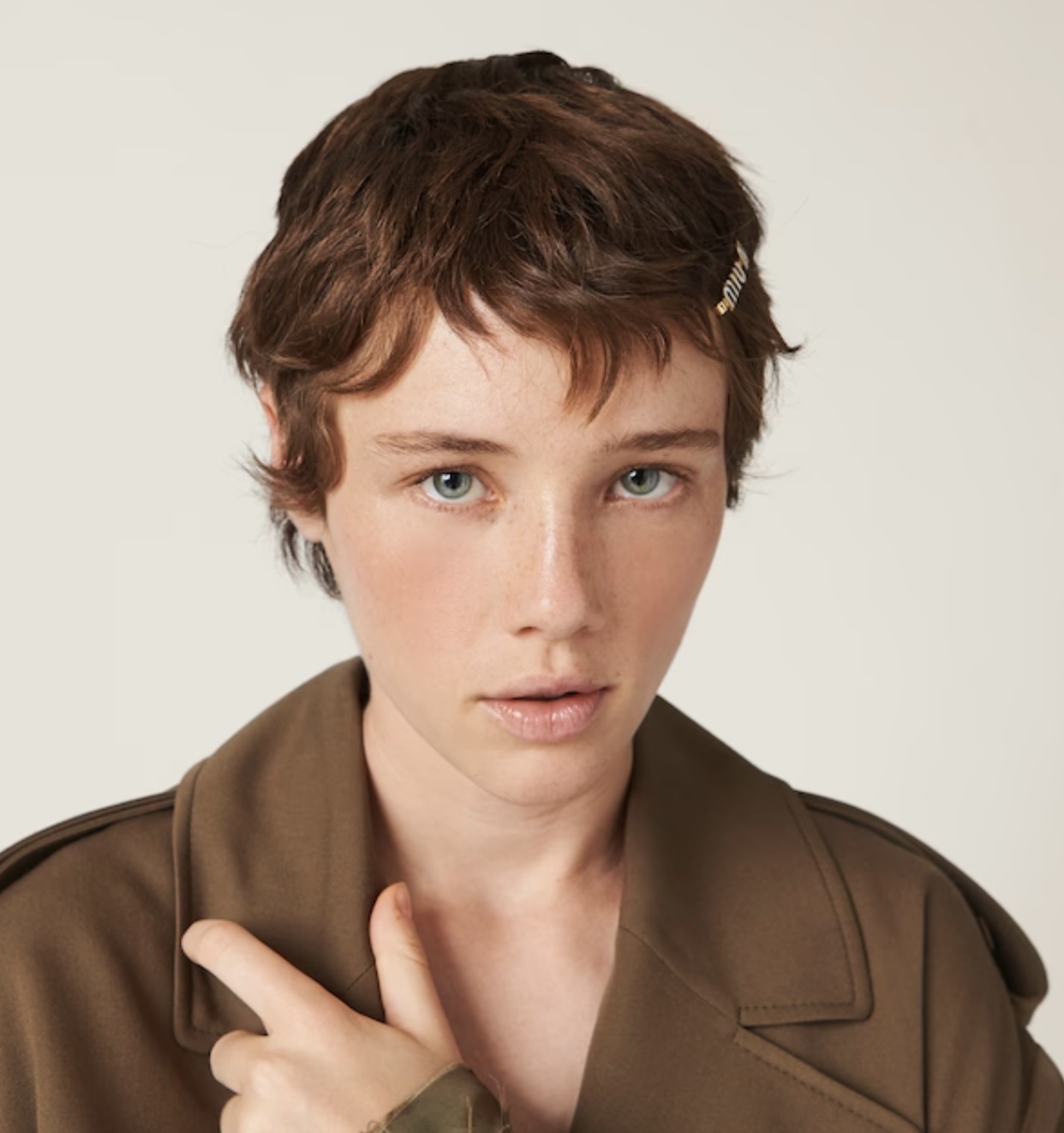 Miu Miu Gold-Tone Clip - Miu Miu Gold-Tone Logo Hair Clip - Designer