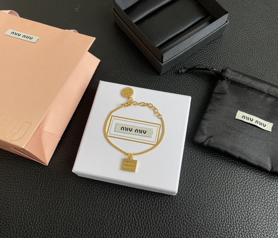 delicate Miu Miu Gold Logo Charm Bracelet – Miu Miu Gold Logo Charm