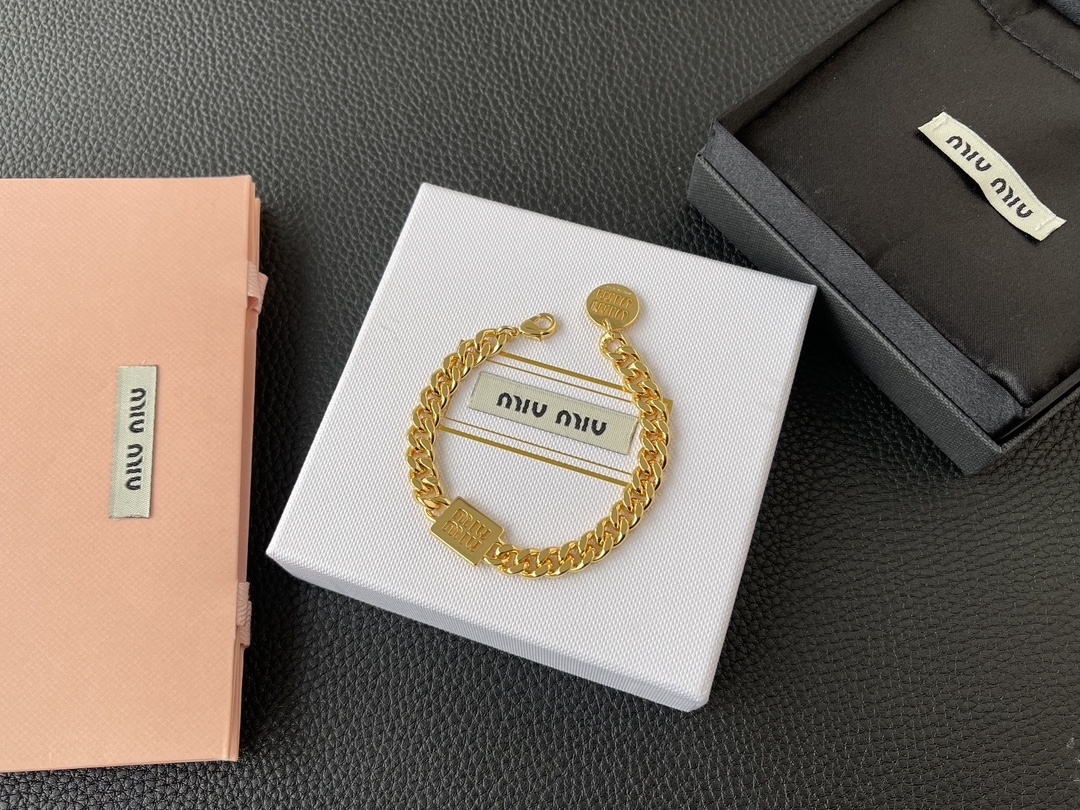 Miu Gold Chain – Miu Logo Bracelet