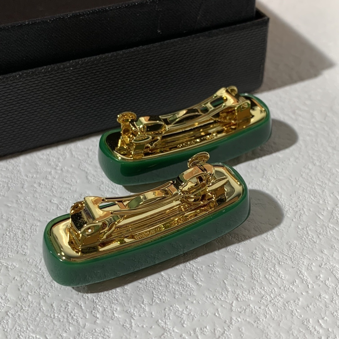 gold logo Miu Miu Green Resin Hair Clips - Miu Miu Green Resin Gold