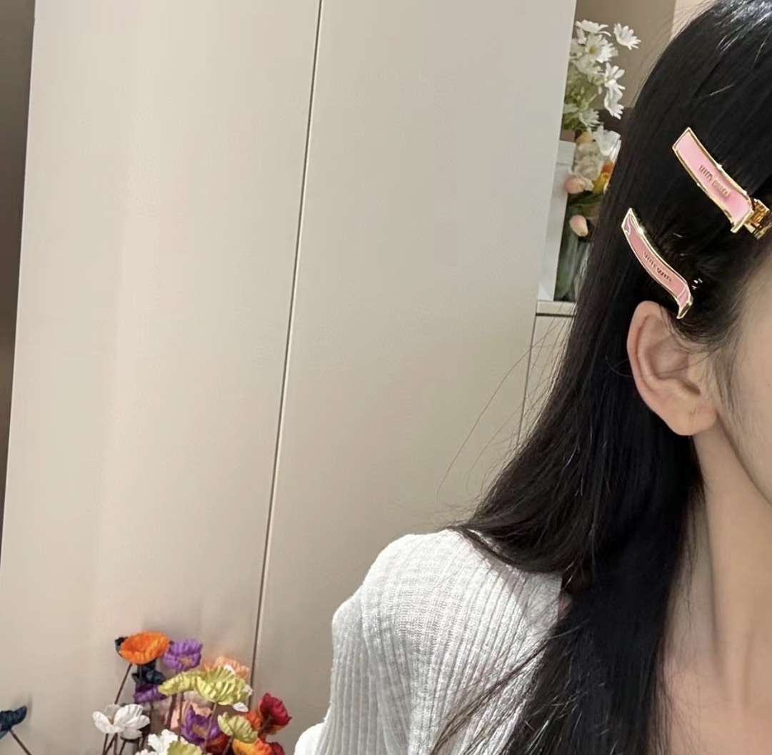 light Miu Miu Pink Enamel Hair Clips - Miu Miu Light Pink Enamel Hair