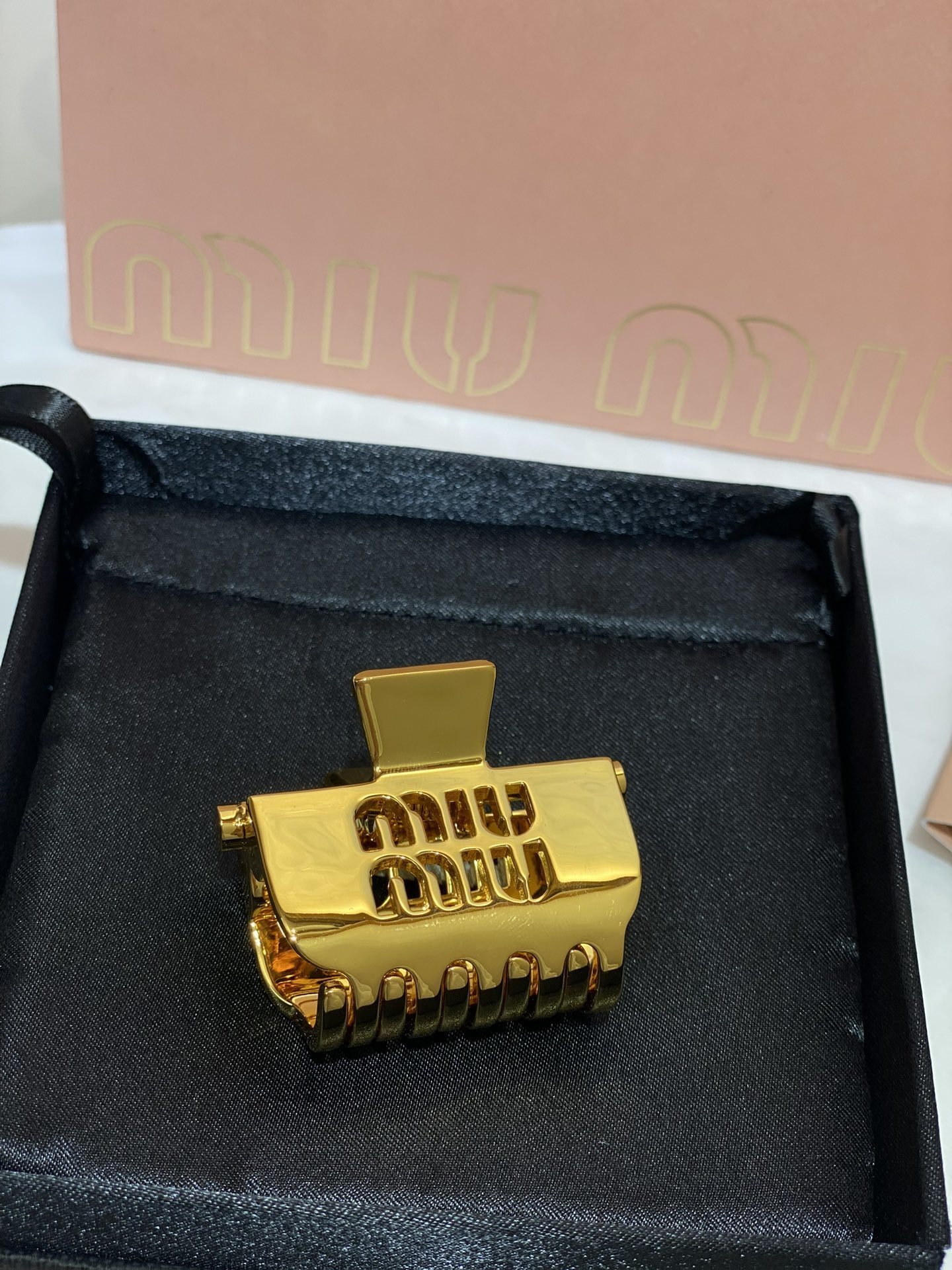 logo Miu Miu Golden Hair Claw - Miu Miu Golden Logo Hair Claw