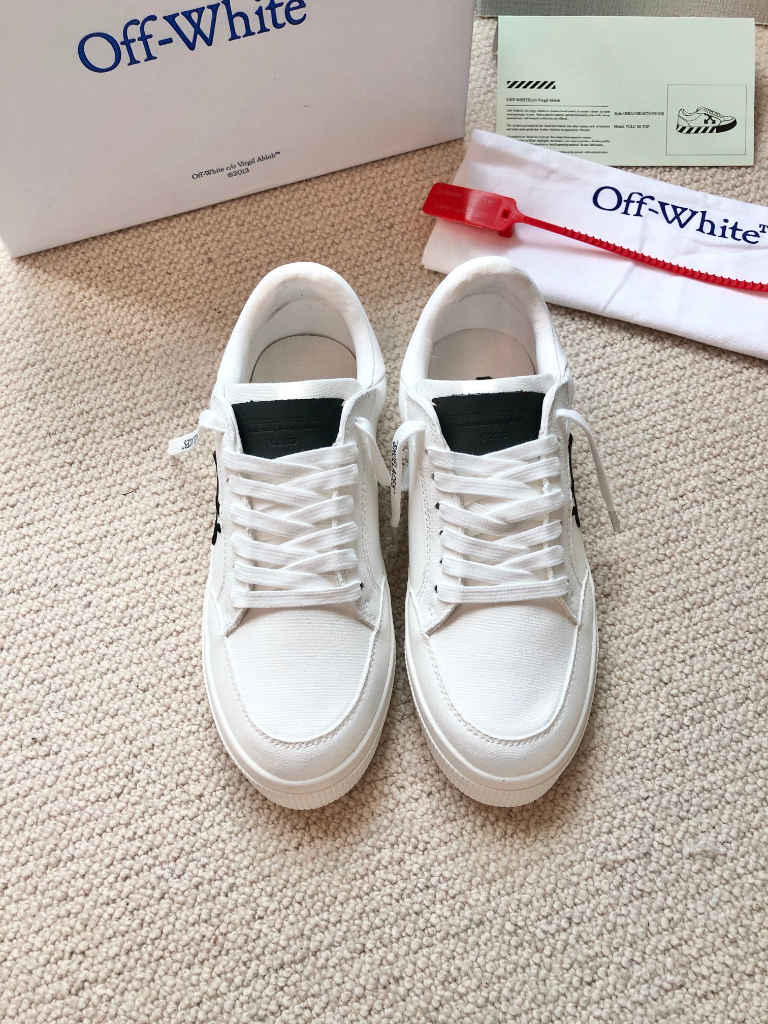 Off-White White Canvas Sneakers - Off-White White Canvas Low