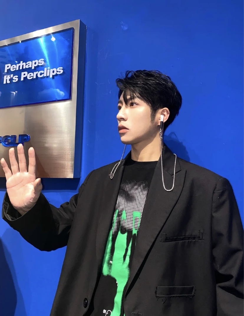 Silver Triangle Pendant Layered Necklace – Edgy Style