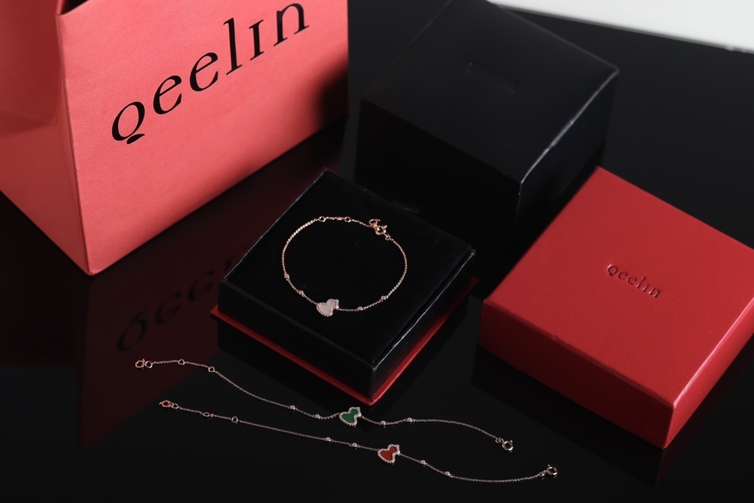 Qeelin Wulu Bracelet: Premium Delicate Design