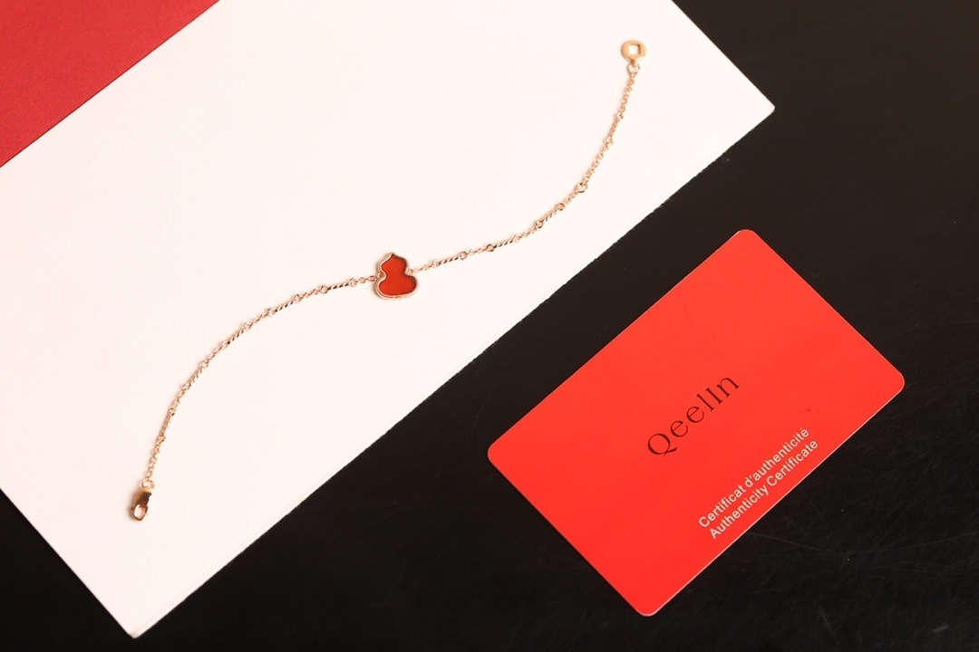 red Qeelin Rose Gold Wulu Bracelet – Qeelin Rose Gold Wulu Bracelet