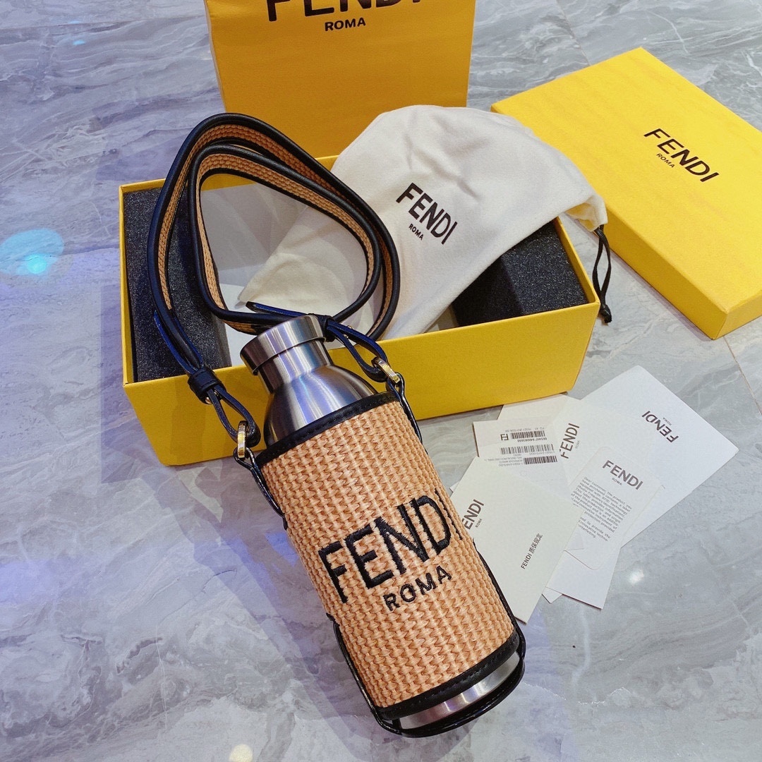 designer Fendi Woven Bottle Holder – Fendi Woven Bottle Holder