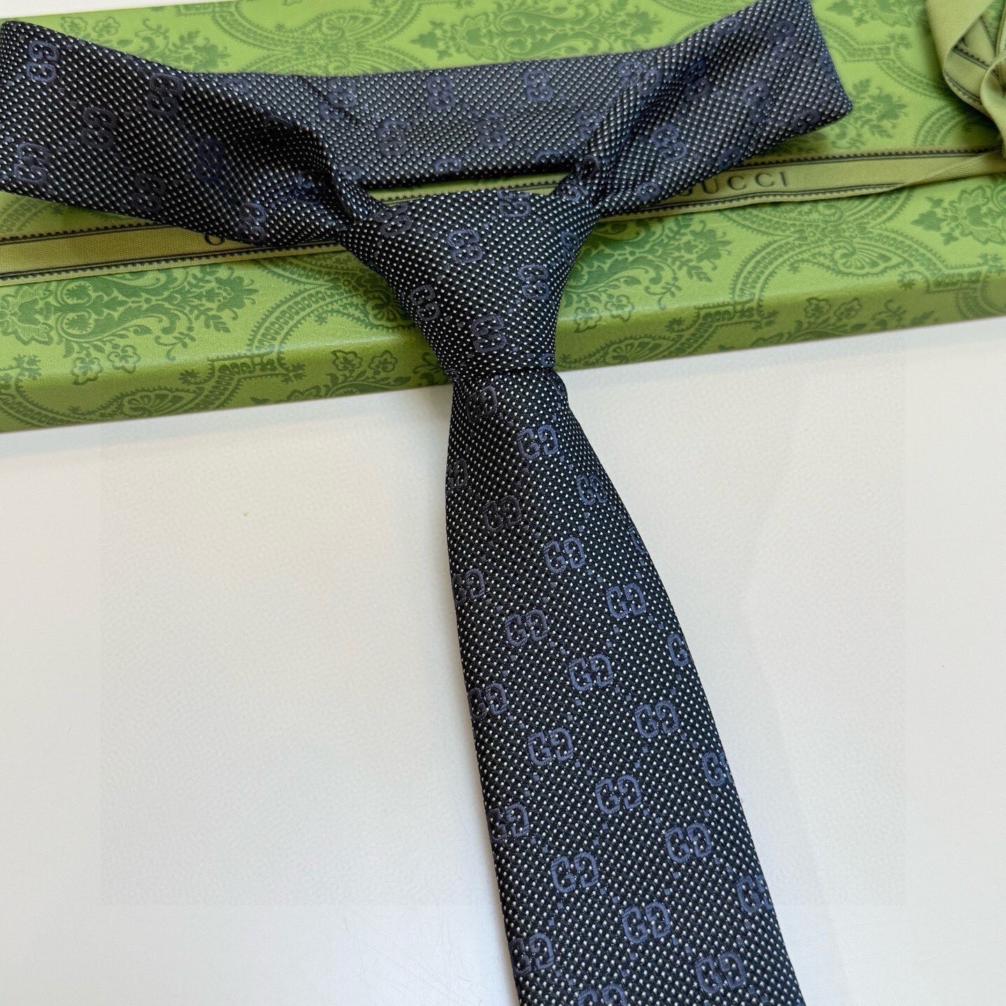Gucci Navy GG Silk Tie dotted designer – Gucci Navy GG Dotted Silk Tie