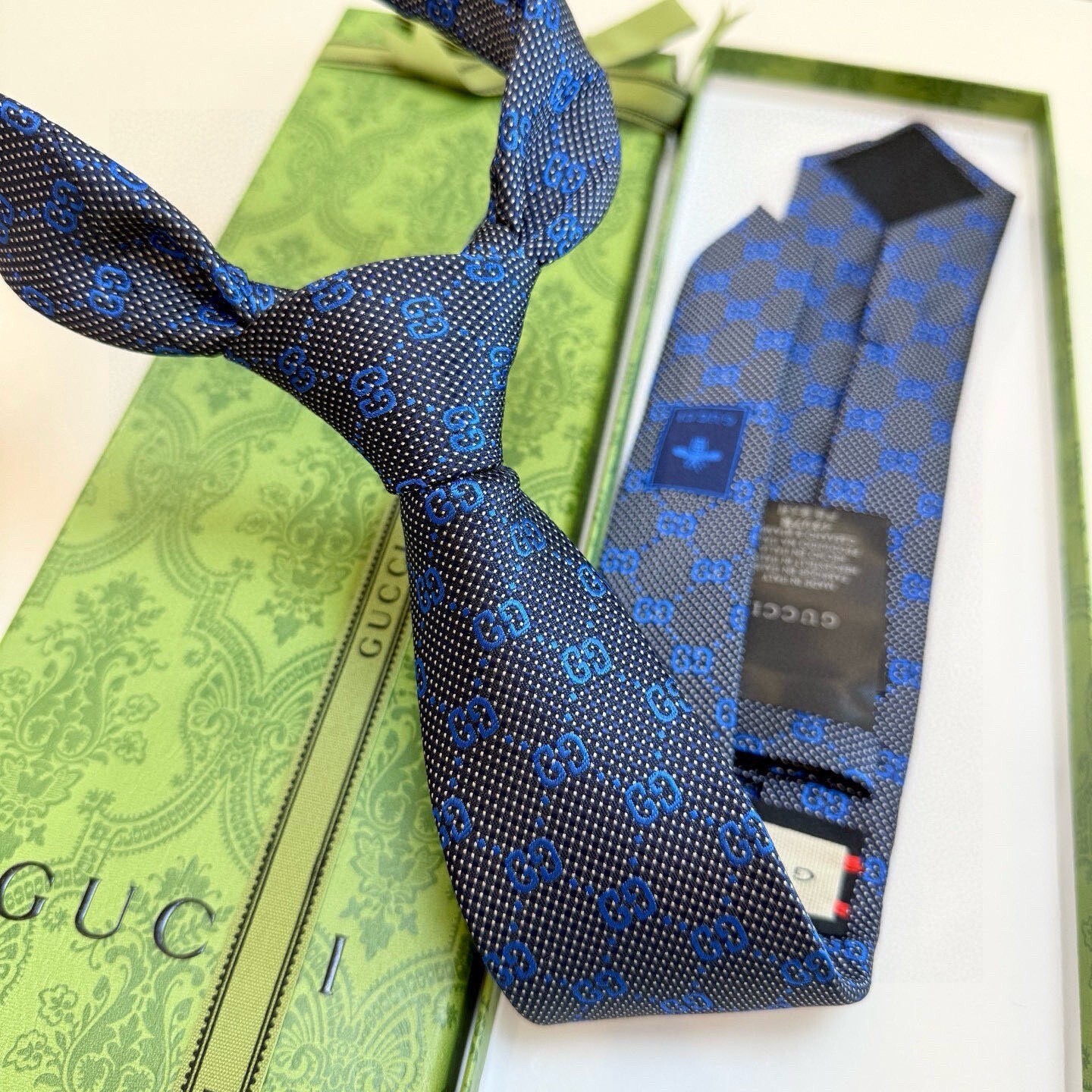 Gucci Blue GG Dotted Silk Tie – Designer Neckwear