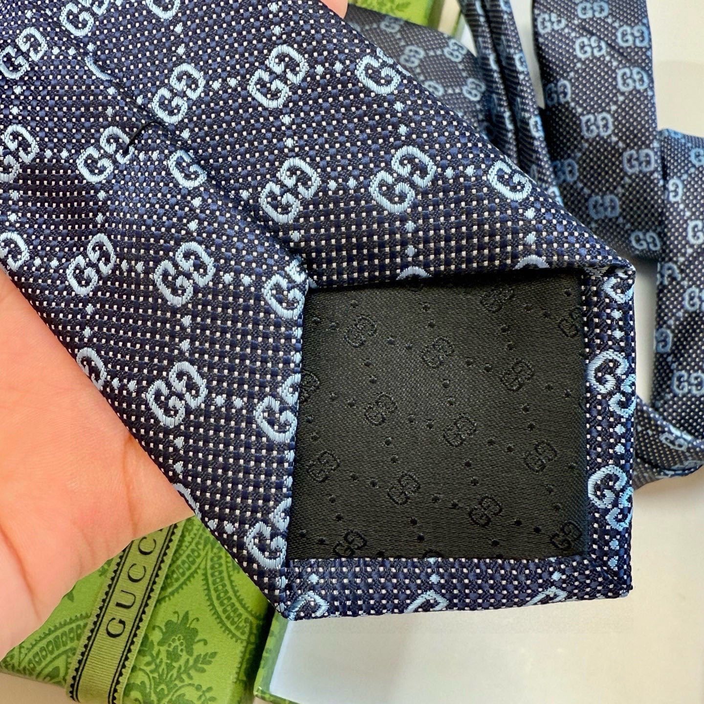 Gucci Navy Blue Silk Tie – Gucci Navy Blue GG Pattern Silk Tie