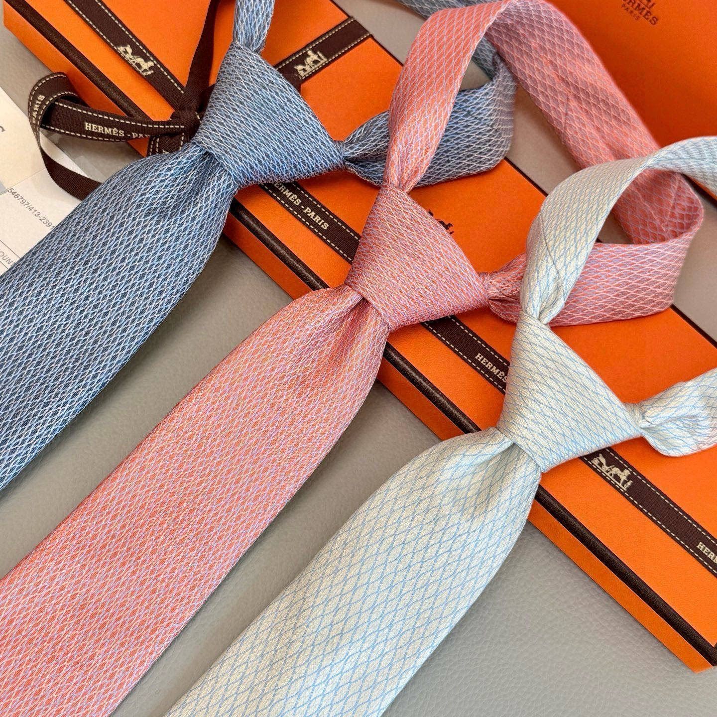 set Hermès Pastel Geometric Silk Tie – Hermès Pastel Geometric Silk