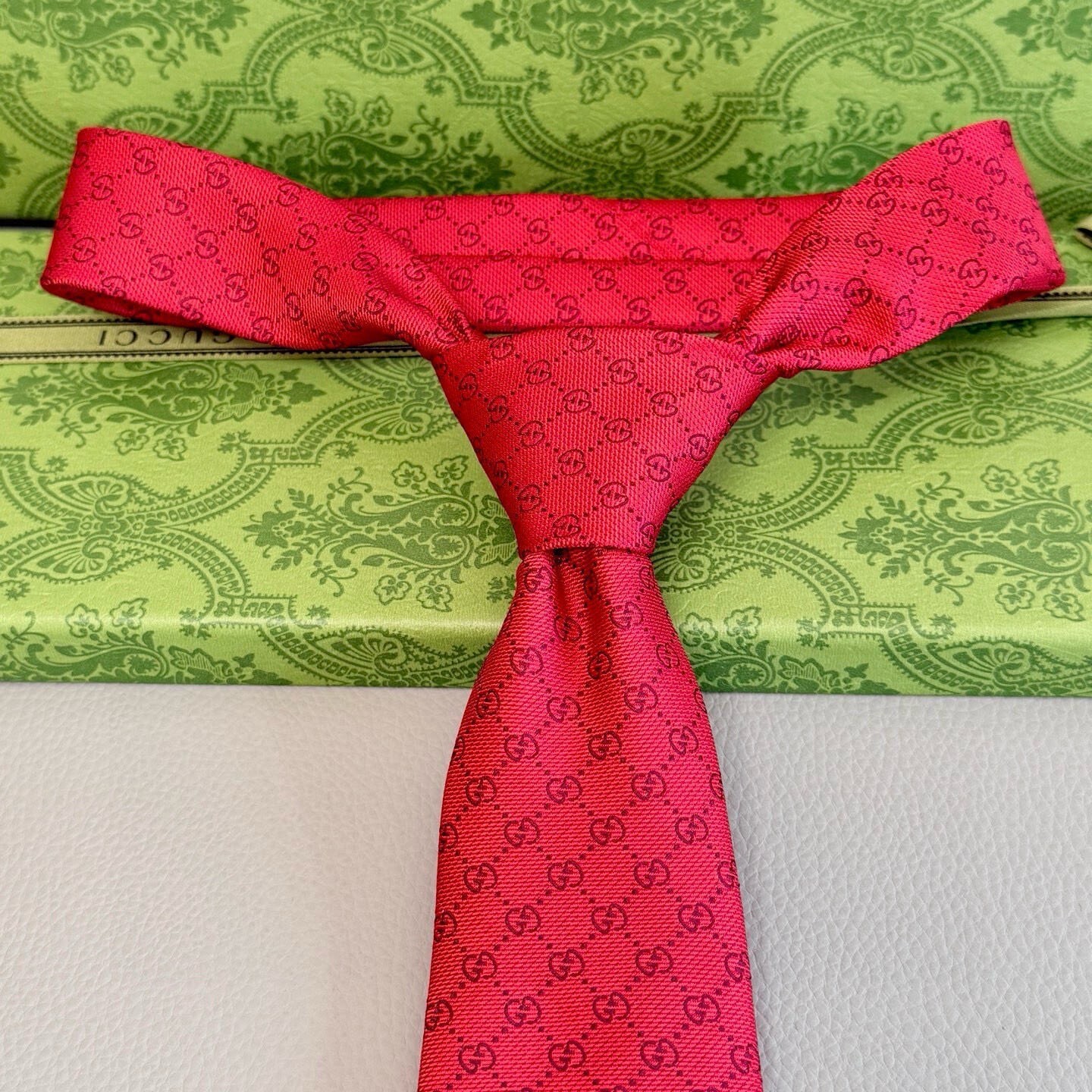 pattern designer Gucci Red GG Silk Tie – Gucci Red GG Pattern Silk Tie