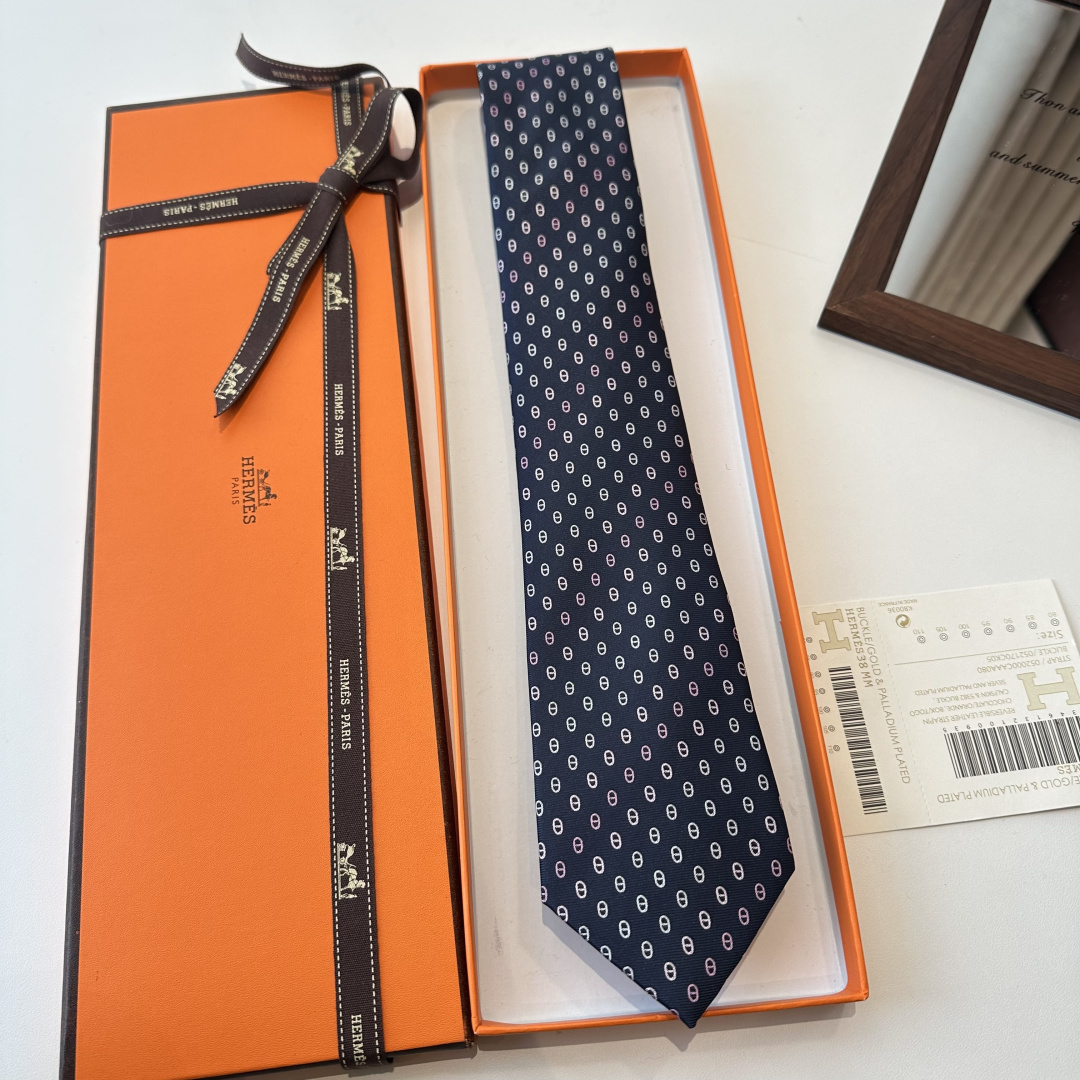 elegant design Hermès Navy Chain Link Silk Tie