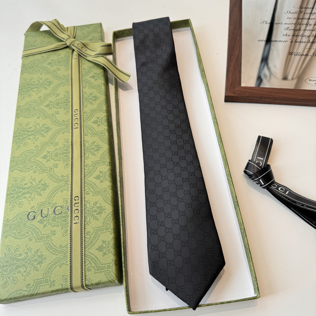 pattern designer Gucci Black GG Silk Tie – Gucci Black GG Pattern Silk