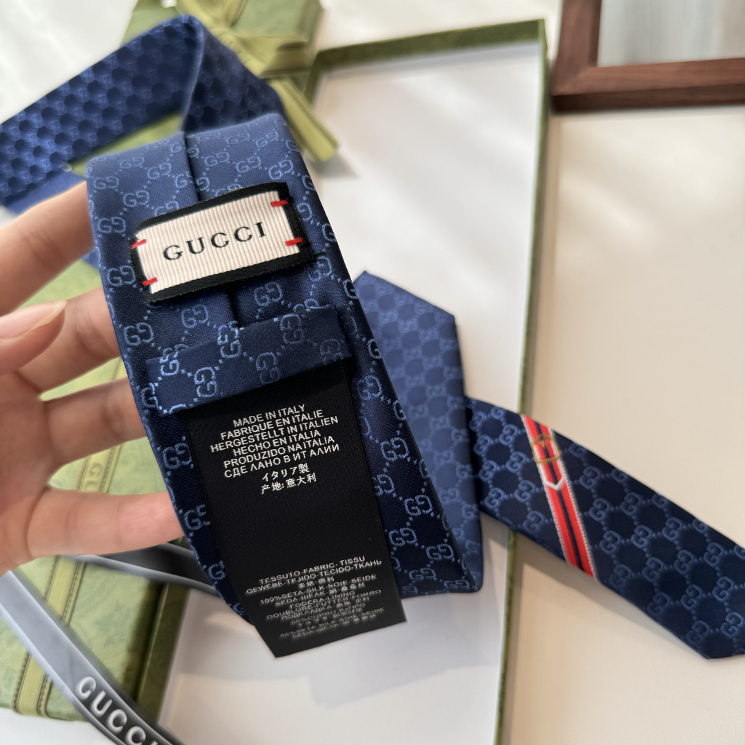 collection Gucci Navy Micro GG Silk Tie