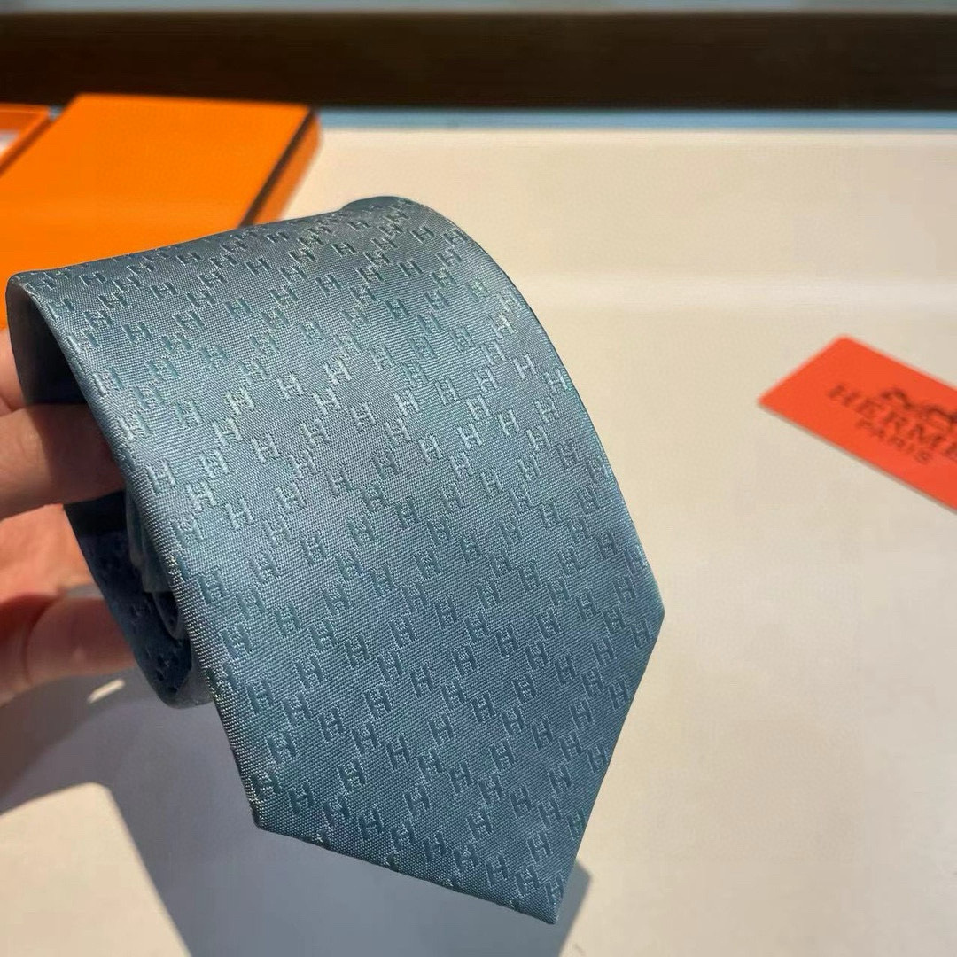 Hermès Sky Blue H Silk Tie – Designer Elegance