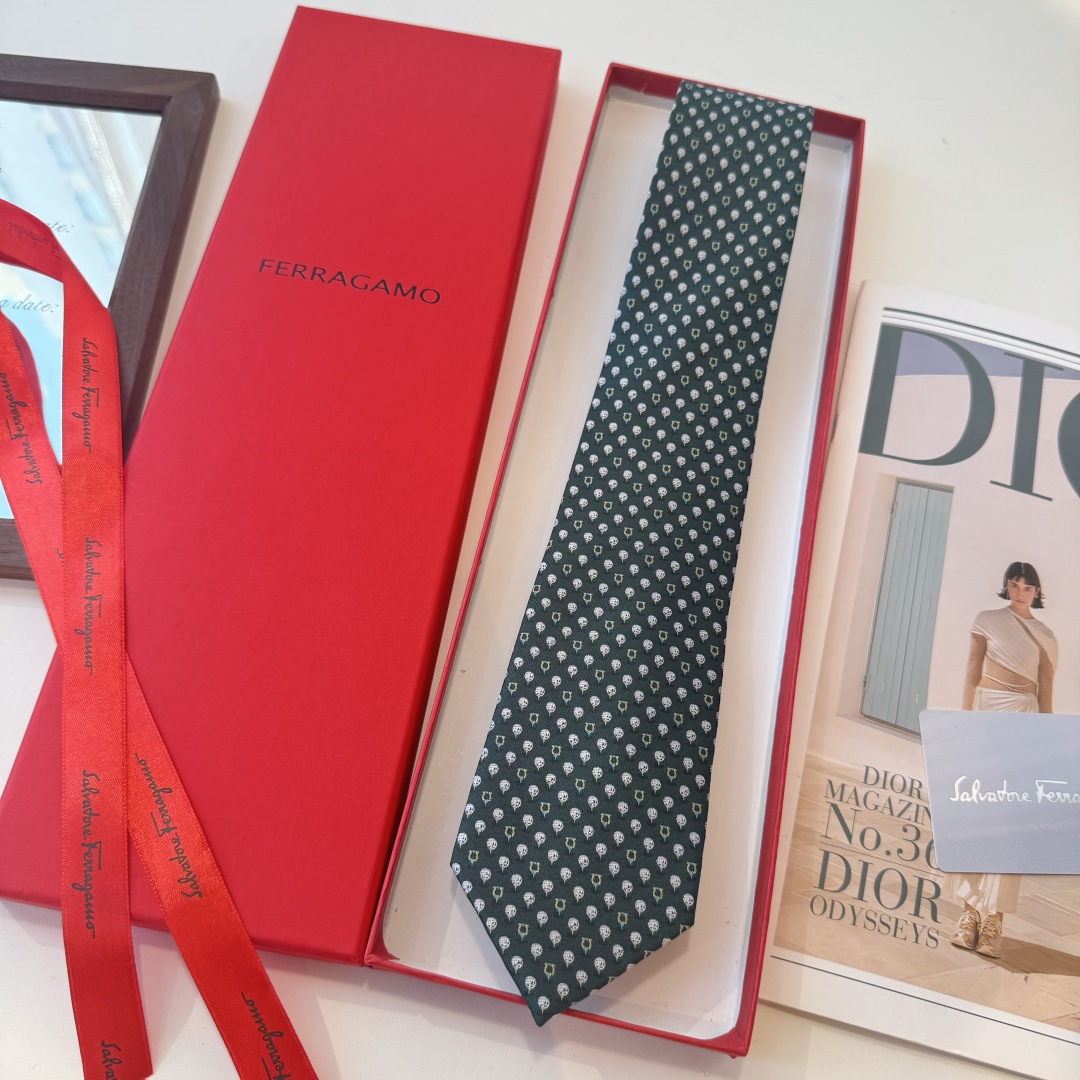 print Ferragamo Green Skull Tie – Ferragamo Green Skull Print Silk Tie