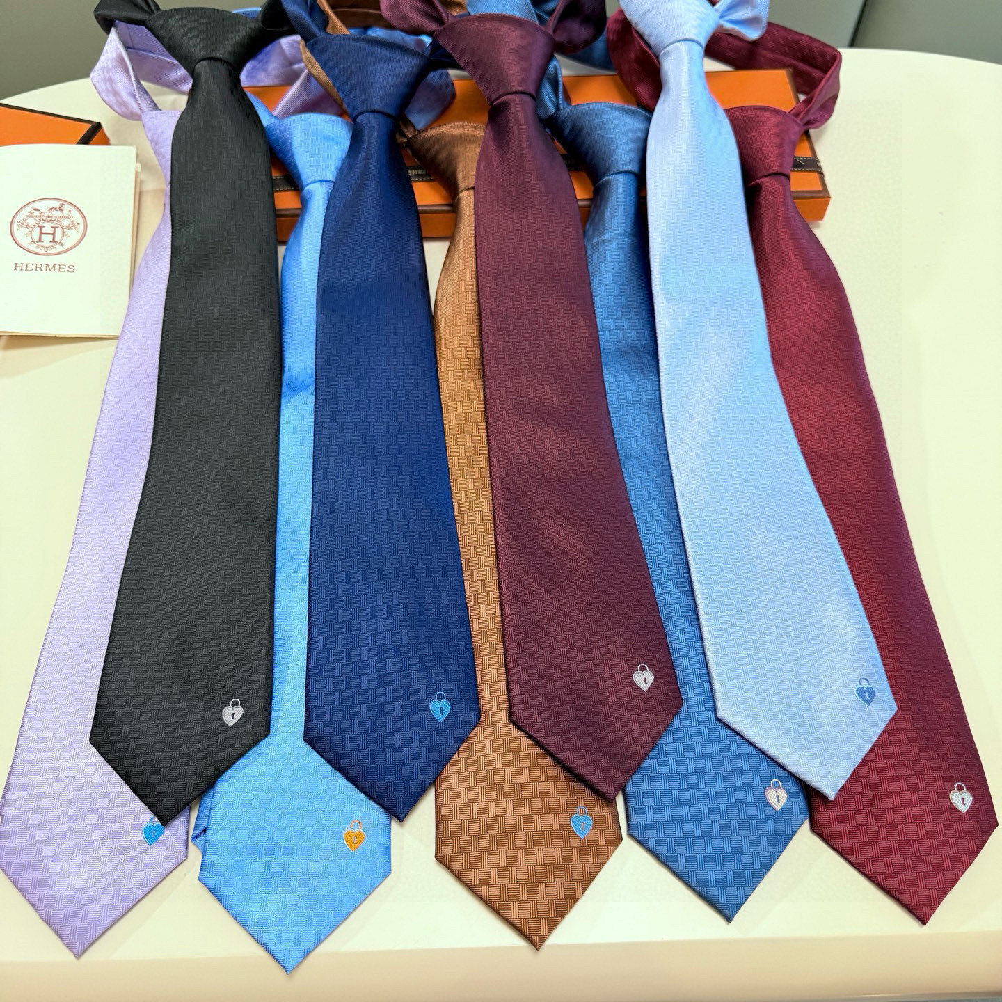 Hermès Blue Heart Silk Tie – Designer Neckwear