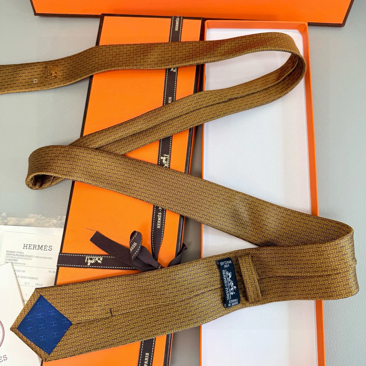 Hermès Gold Geometric Silk Tie 1715 - Hermès Gold Geometric Silk Tie