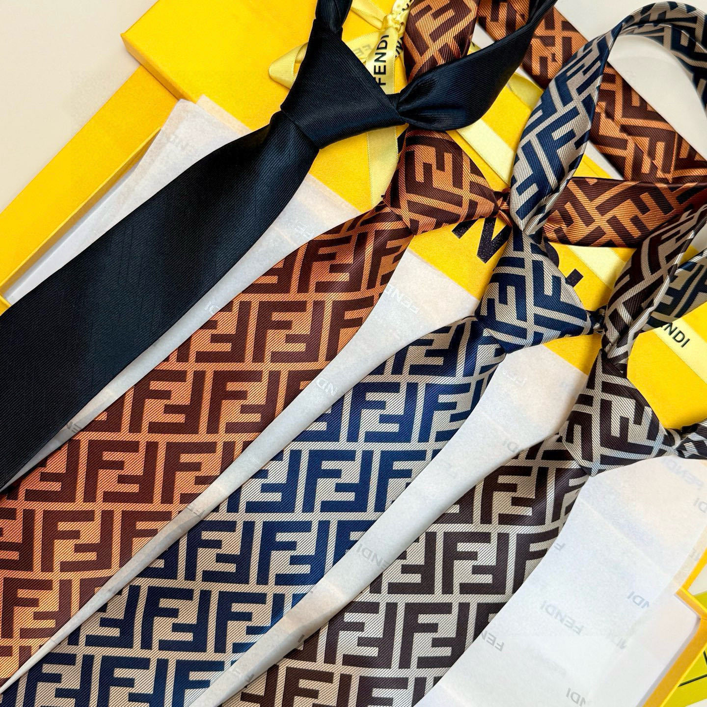 classic Fendi Brown FF Logo Silk Tie – Fendi Brown FF Logo Silk Tie