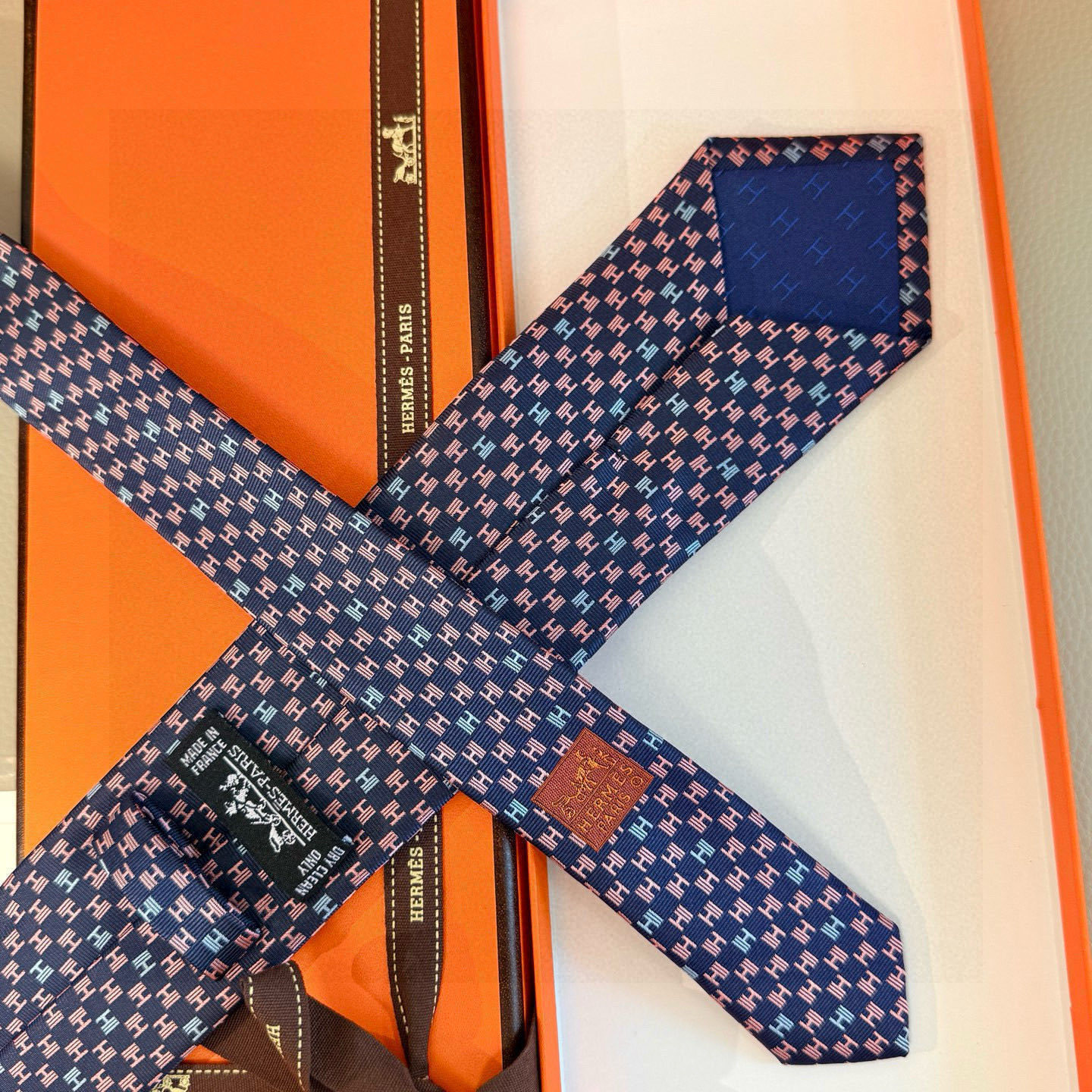 Hermès Navy Pink Silk Tie designer