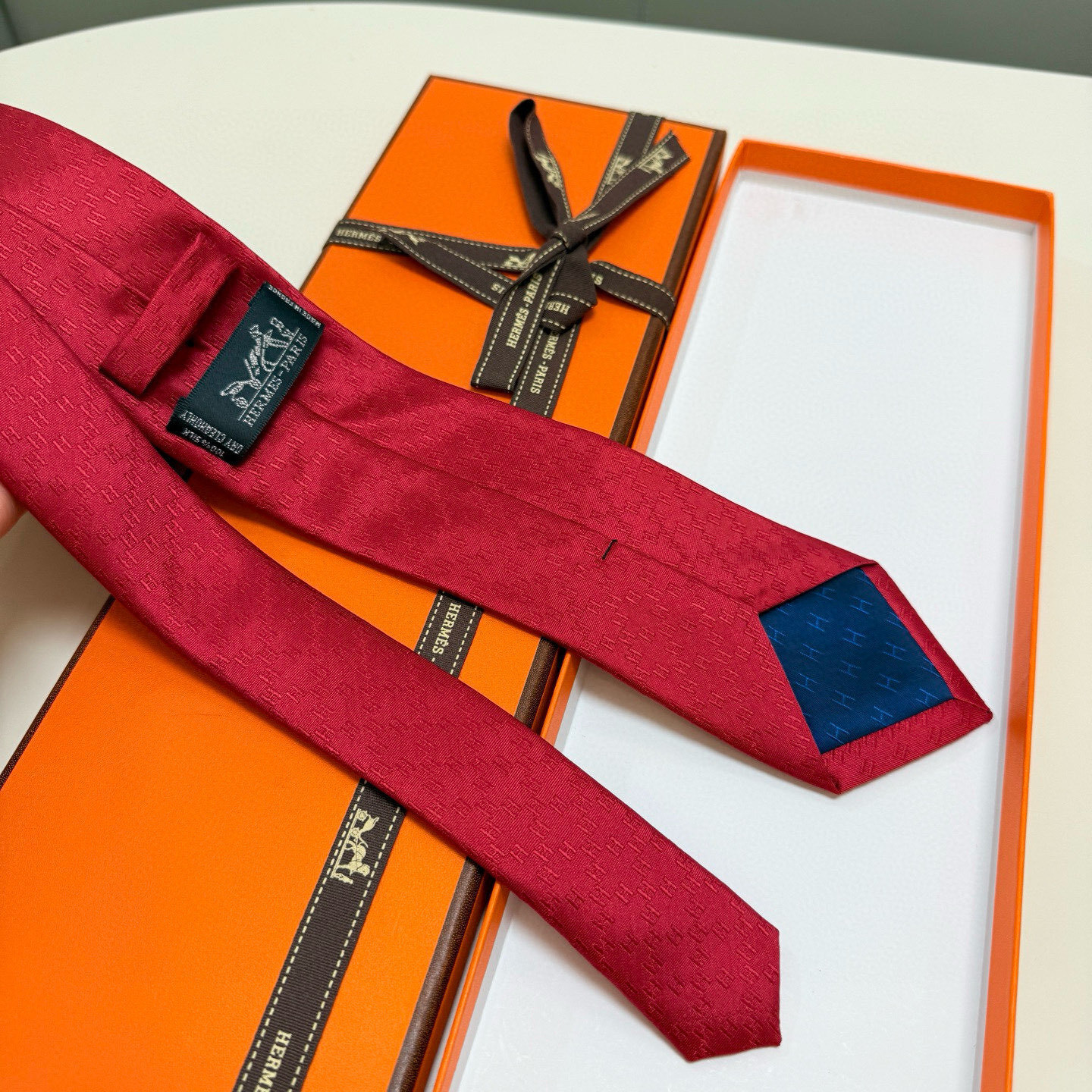 Hermès Red Silk Tie – Authentic Luxury