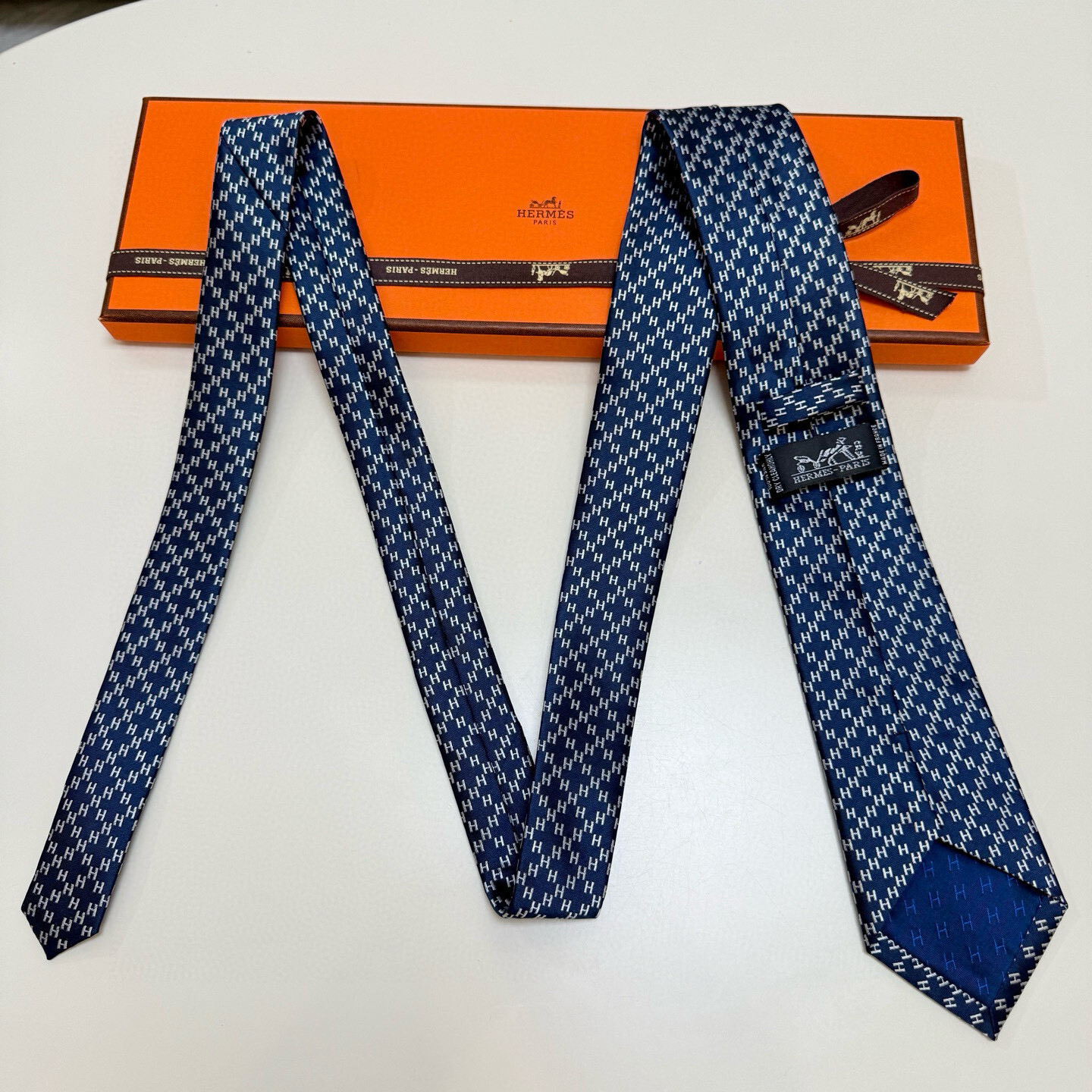 Hermès Navy Geometric Silk Tie – Luxury Neckwear
