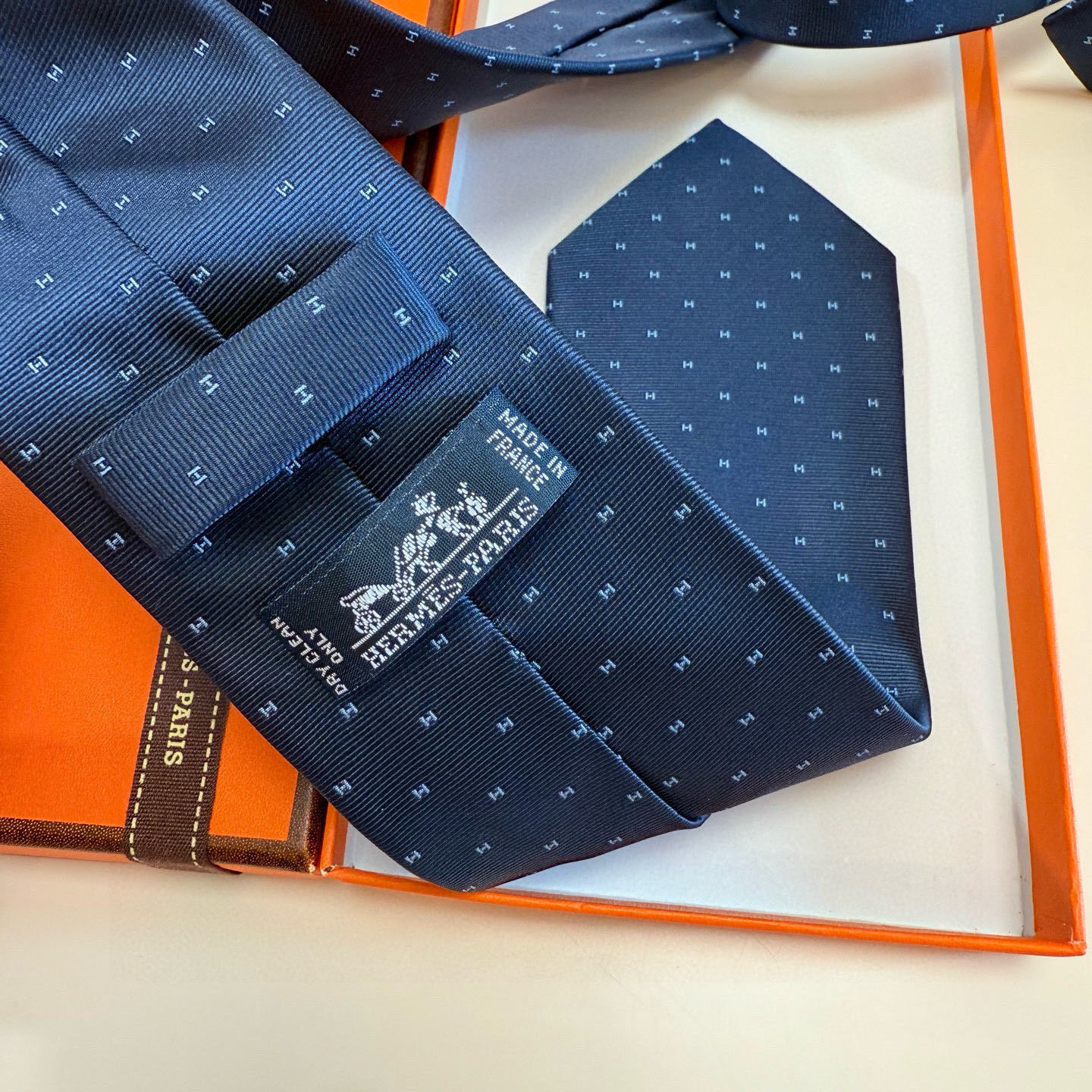Hermès Navy Mini H Silk Tie – Designer Neckwear