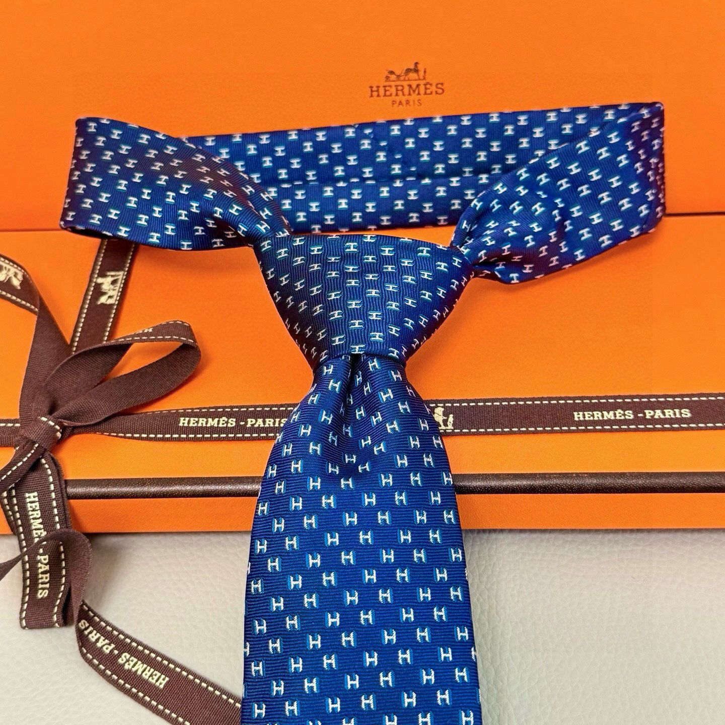 Hermès Blue ‘H’ Silk Tie elegant – Hermès Blue ‘H’ Pattern Silk Tie