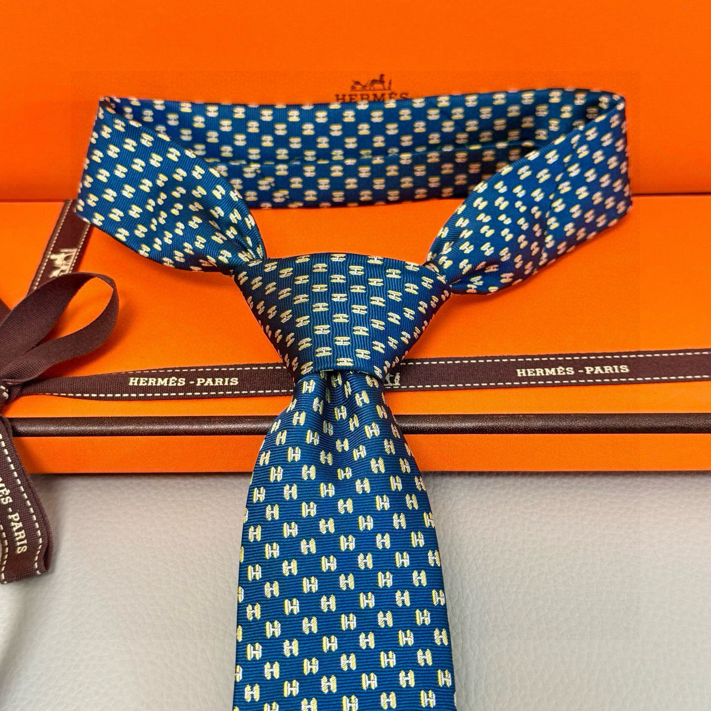 Hermès Cobalt Blue ‘H’ Tie – Silk Elegance