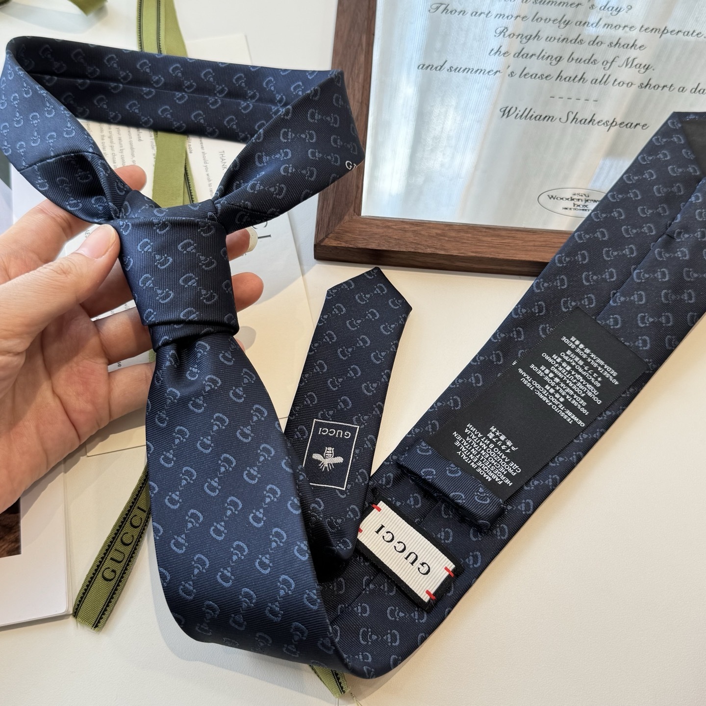 italian Gucci Navy GG Logo Silk Tie – Gucci Navy GG Logo Silk Tie