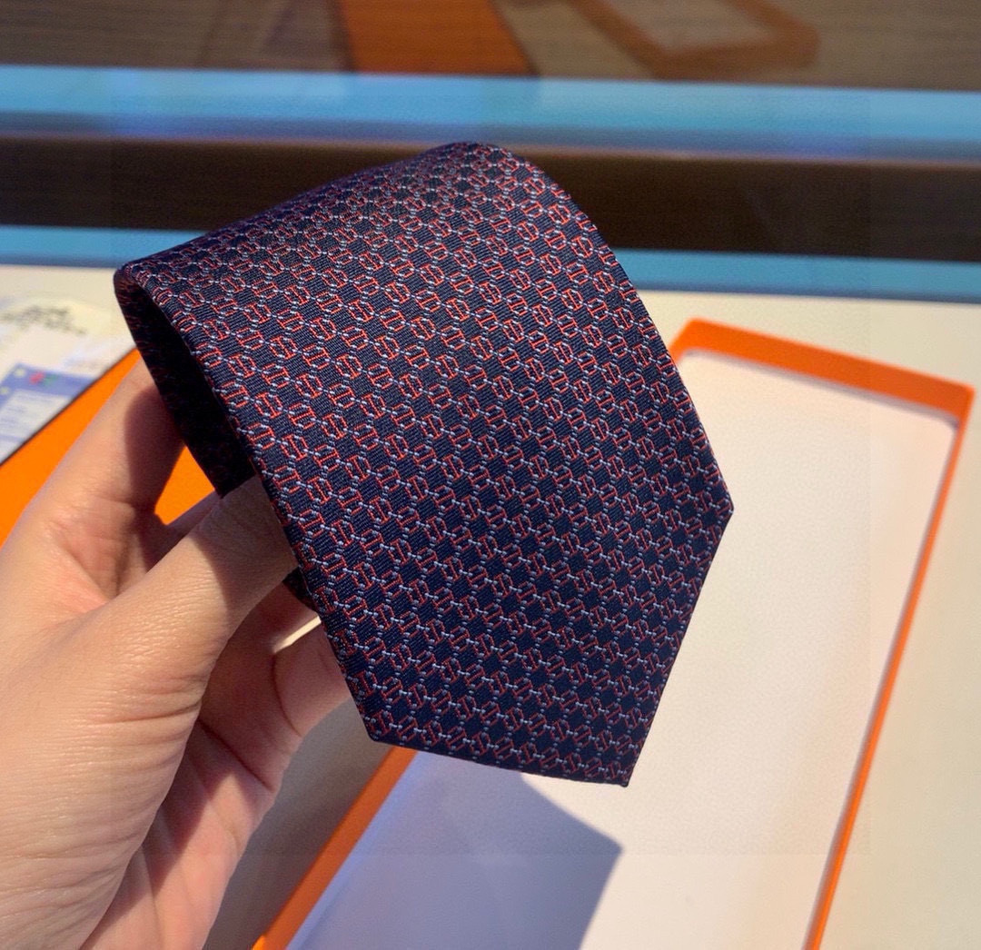 Hermès Navy Red Pattern Tie – Silk Designer Neckwear