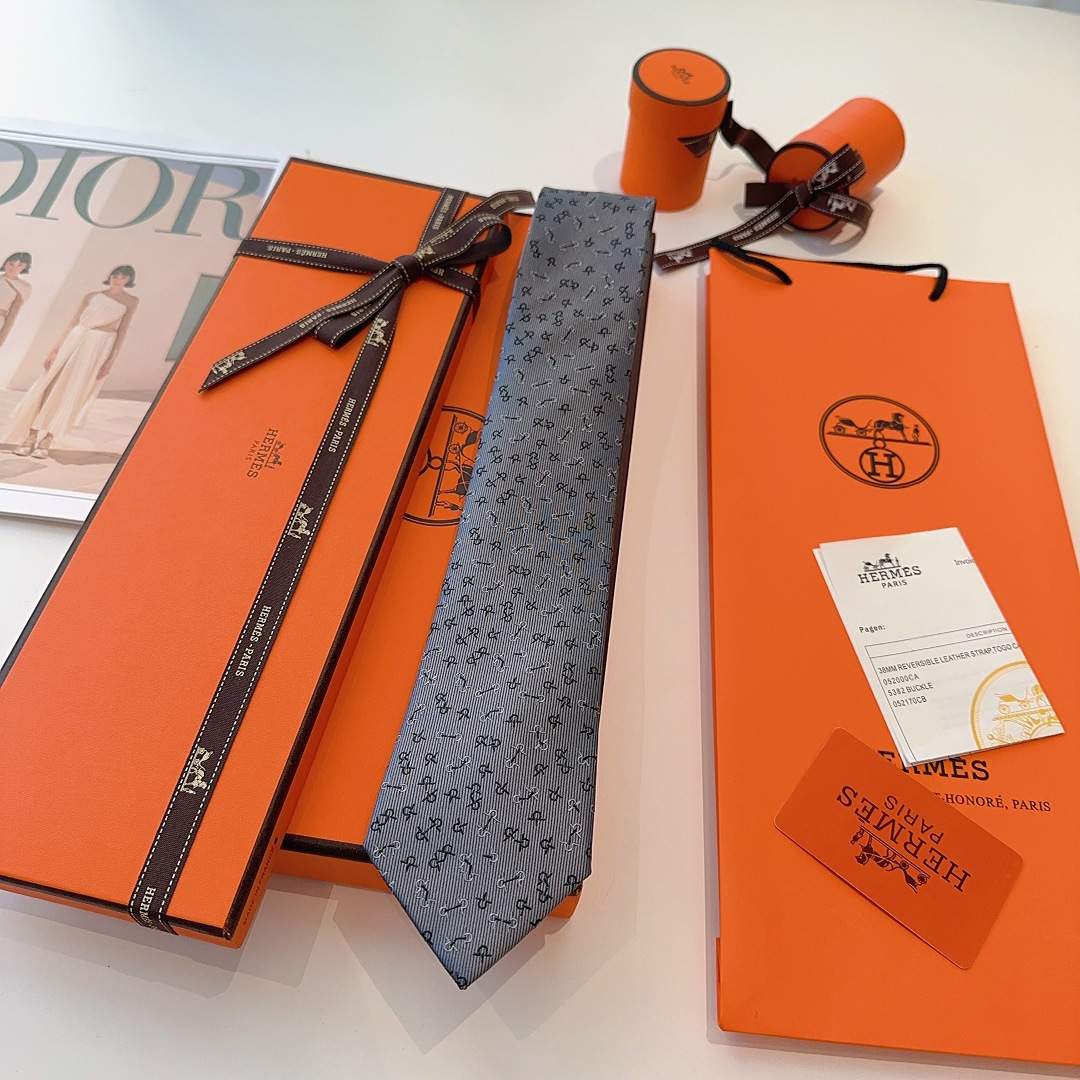 Hermès Grey Patterned Silk Tie designer – Hermès Grey Patterned Silk