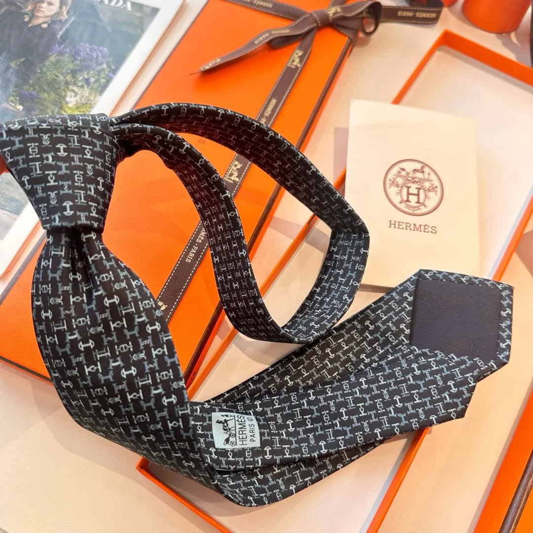 Hermès Black ‘H’ Tie – Hermès Black ‘H’ Pattern Silk Tie – Luxury