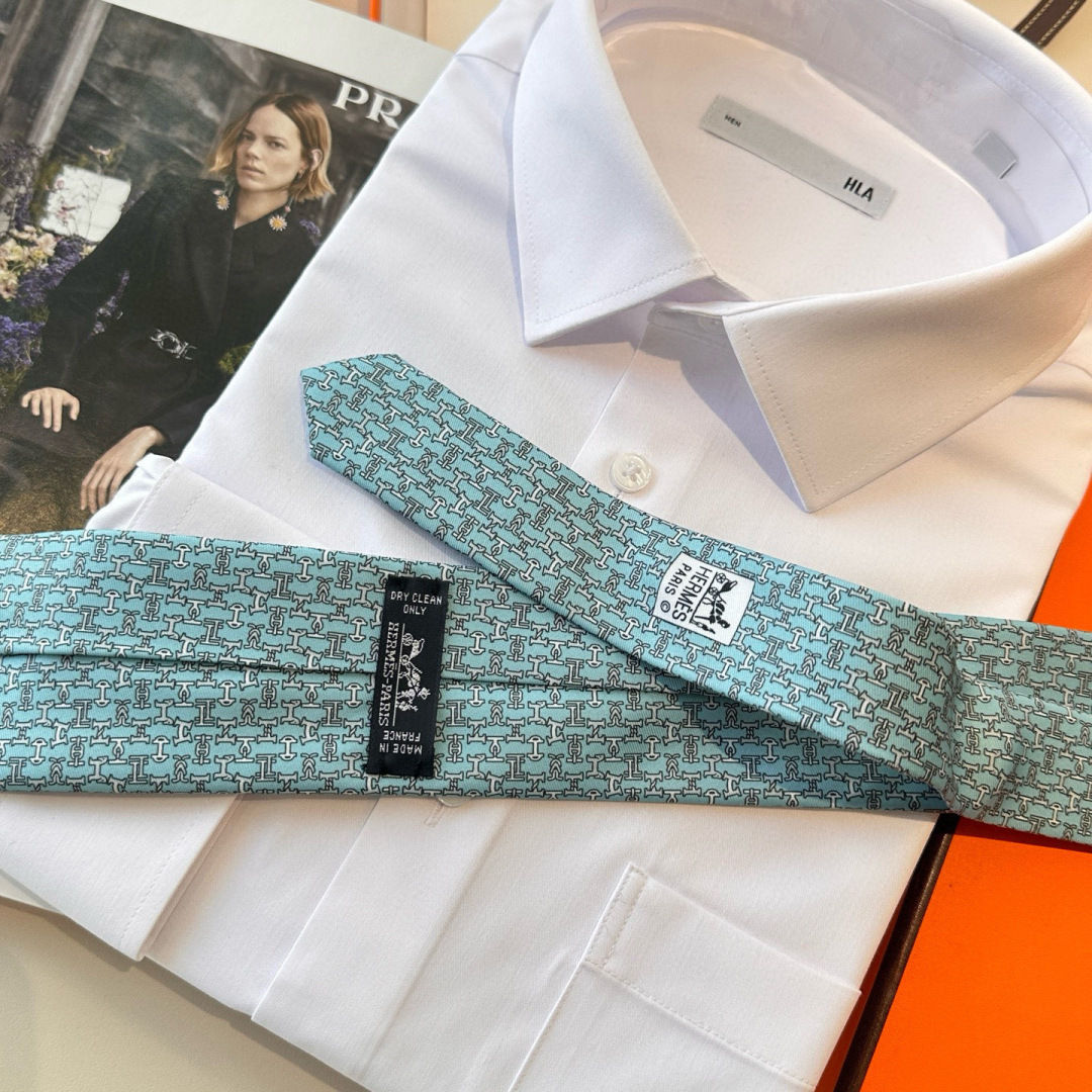 chain Hermès Light Blue Silk Tie – Hermès Light Blue ‘H’ Chain Silk