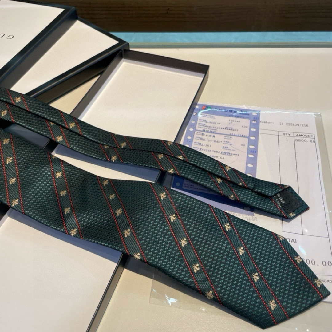 designer Gucci Green Bee Silk Tie – Gucci Green Bee Silk Tie