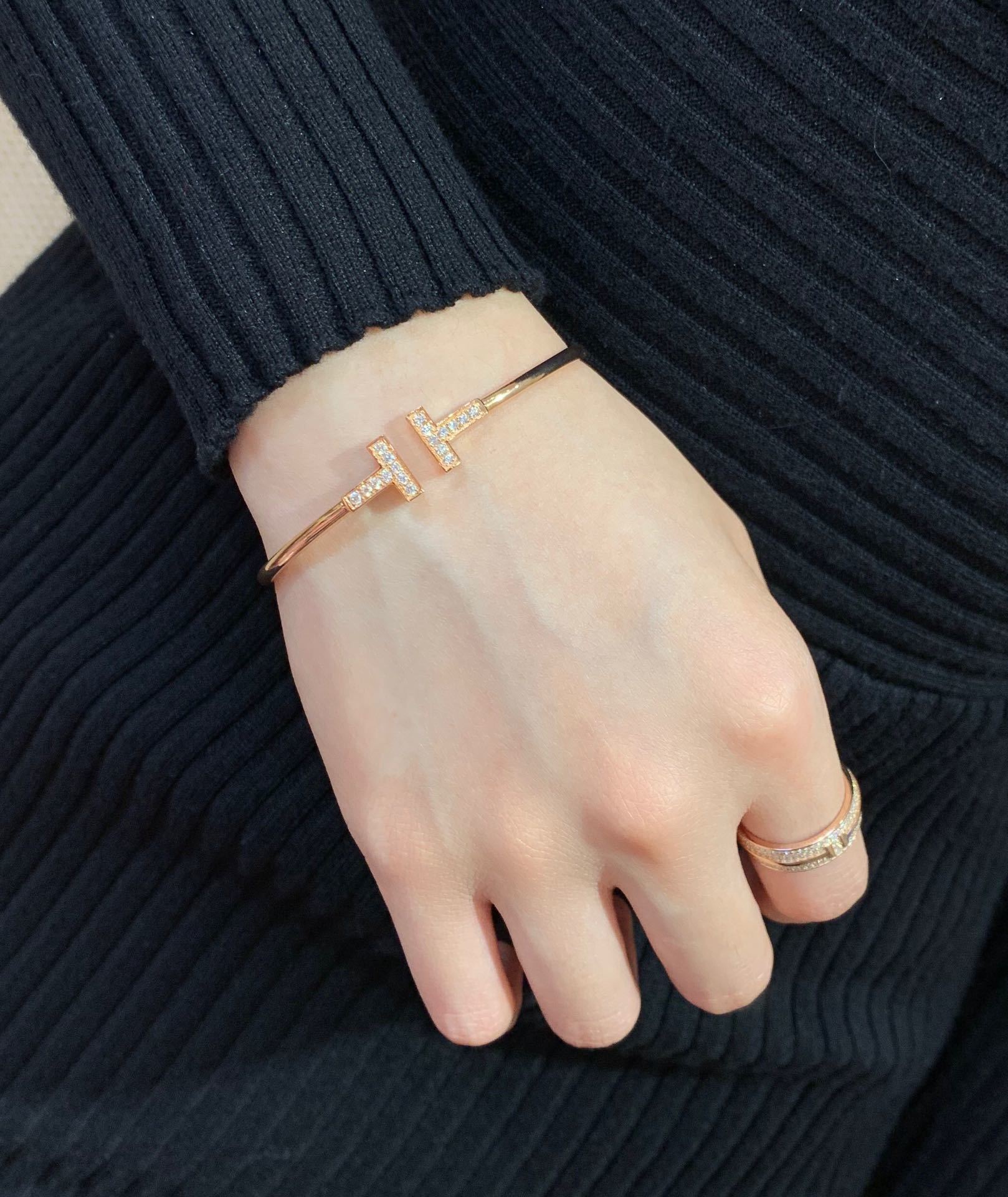 Premium “T” Diamond Bracelet – Elevate Your Style