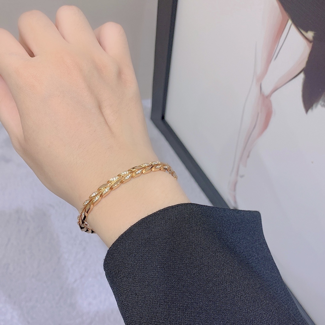 Premium Chain Link Bracelet – Elegant & Timeless