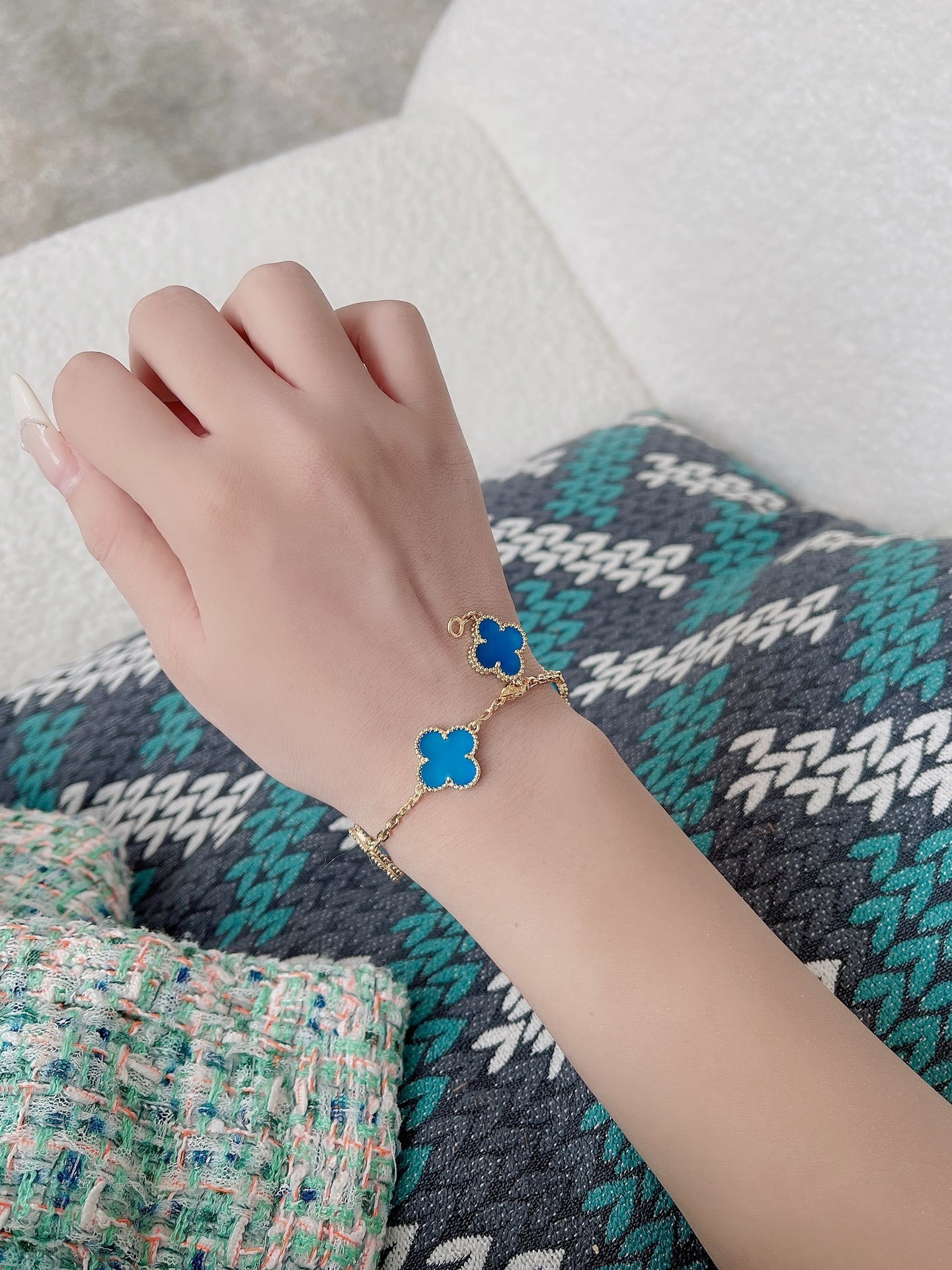 Van Cleef & Arpels Bracelet – Premium Blue Clover Design