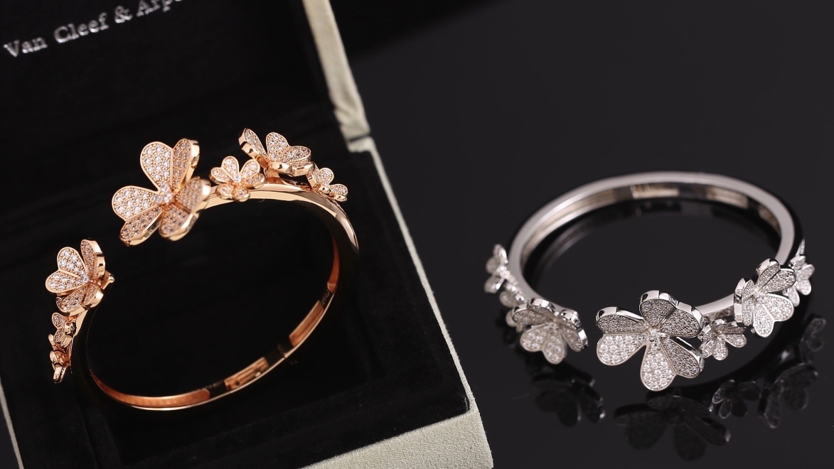 Van Cleef & Arpels Alhambra Bracelet – Premium Quality