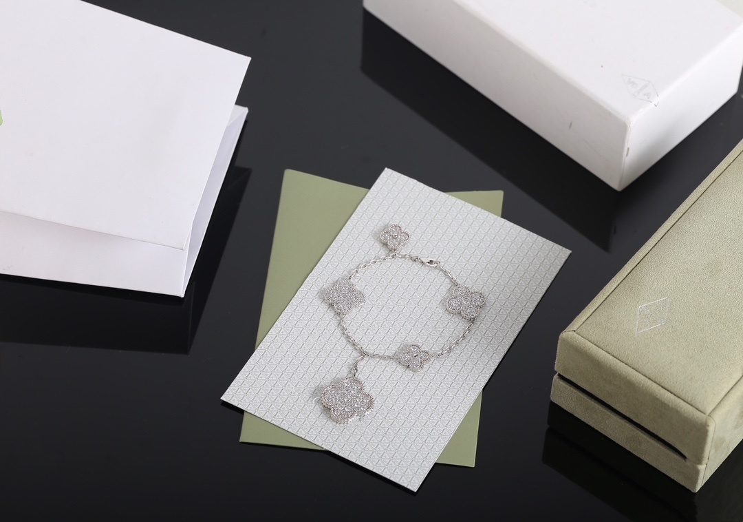 Van Cleef Silver Diamond Bracelet – Van Cleef Alhambra Silver Diamond